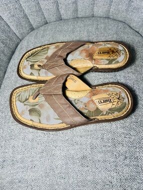 Born Brown Leather Floral-Print Thong Sandals. Fits more like a woman size 9